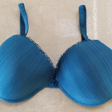 Čudovit NEDRČEK Divine Body svetleča modra zelena, til - vel. 85C