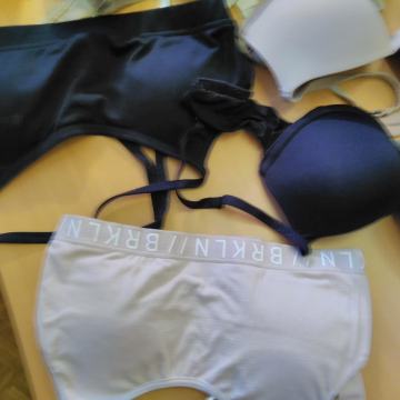 več nedrčkov različni velikosti