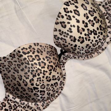 Victoria’s Secret modrček