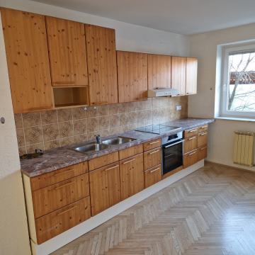 Trisobno prenovljeno stanovanje Maribor 65.00 m2