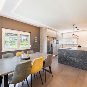 Lokacija hiše: Velenje, 215.00 m2