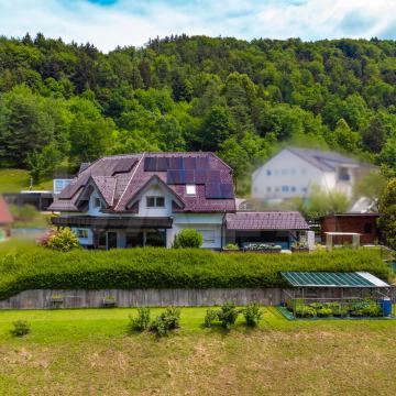 Lokacija hiše: Velenje, 215.00 m2