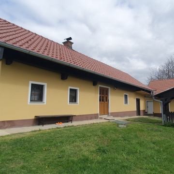 Pritlična opremljena in takoj vseljiva hiša