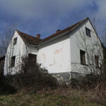 Prodamo starejšo hišo-Gornji Petrovci, 118.00 m2