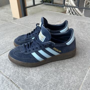 Adidas spezial