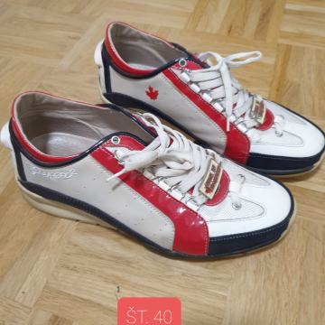 Moški čevlji Dsquared, ČRNI ALI BELI (15 EUR KOS)