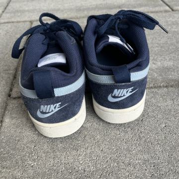 Moški nike čevlji št. 40