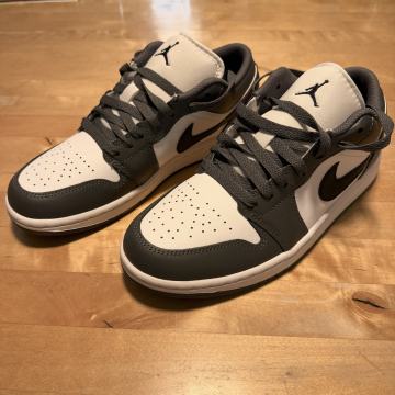 Nike Air Jordan 1 Low - White/Black/Iron Grey