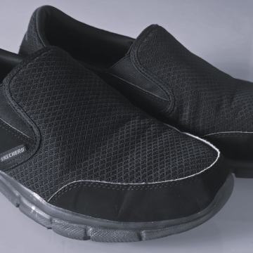 Skechers nizki čevlji, črni, št.46 oz 30cm, kot novi, izredno lahki