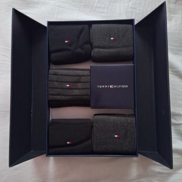 TH Tommy Hilfiger darilni set moških nogavic 1/5 št.39/42 (Nov)