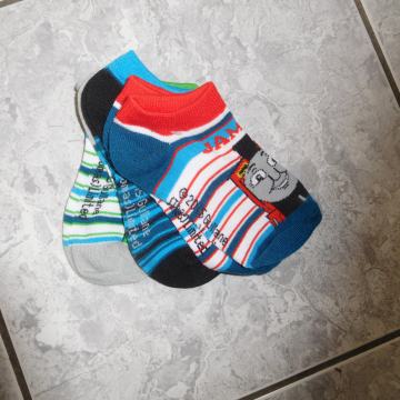 3x nove nizke nogavice 27/30