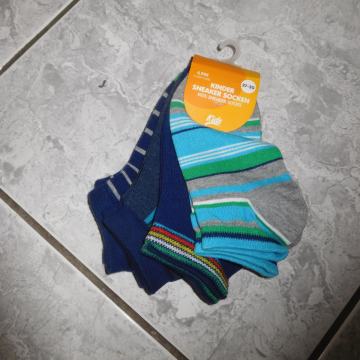 4x nove nizke nogavice 27/30