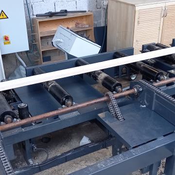 AVTOMATSKI VHODNI TRANSPORTER ZA  ROBILNIKE