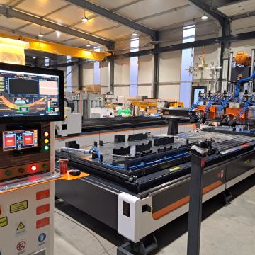 CNC ZABIJALNIK PALET 1660 NOV dovršen MODEL 2025/26