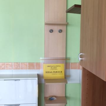 Odprodaja obešalna stena Planet