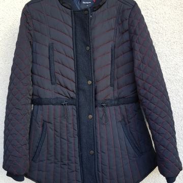 DESIGUAL ČRNO RDEČA BUNDA 42/44