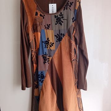 NATURA NOVA RJAVO PISANA OBLEKA Z ETIKETO 42/44