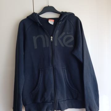 NIKE ORIGINAL ČRNA JAKNA S KAPUCO 44