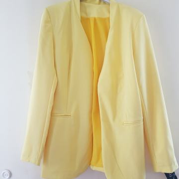 NOV RUMEN BLAZER Z ETIKETO 42