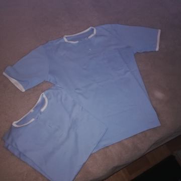 modre majice za medicino št. 38-40-11 komadov