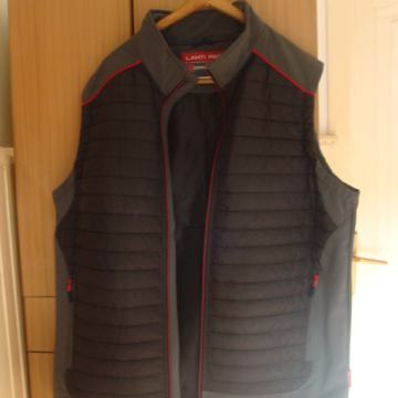 Prodam nov brezrokavnik