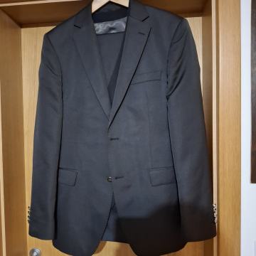 Črna  elegantna obleka