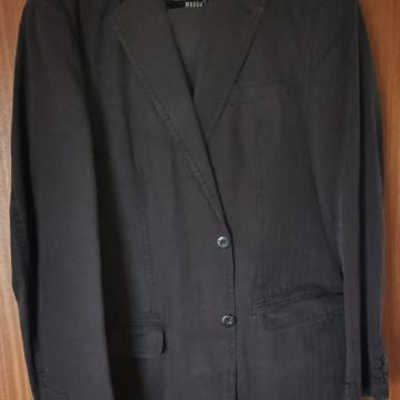 EKSTRA UGODNO zaradi selitve! Modna moška obleka vel. 52 naprodaj