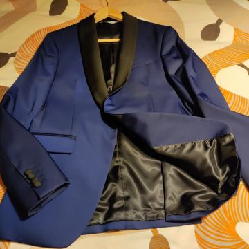 Eleganten ozko krojen suknjič Zara, št. 48