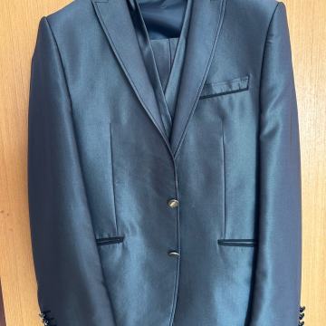 Elegantna moška svečana obleka št. 50