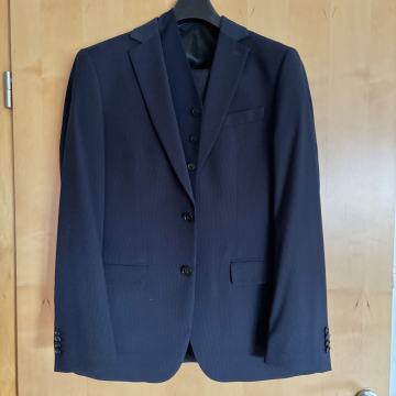 Moška 3-delna obleka 46 S.Oliver temno modra