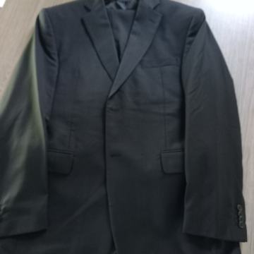 MOŠKA OBLEKA ŠT 52 + ELEGANTNA KAPA UGODNO