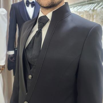 Moška poročna obleka z ruskim ovratnikom vel.50 M