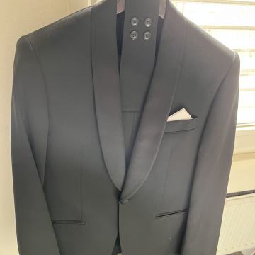 Moški smoking - SENS -- št. 46