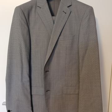 Sarar Interview obleka