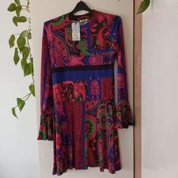 BOBA DESIGN NOVA VIJOLČNA  VISKOZNA OBLEKA Z ETIKETO M/L