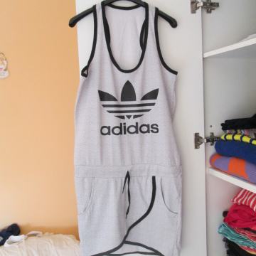 Obleka Adidas