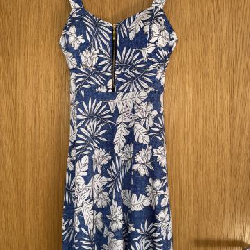 Ženska poletna obleka