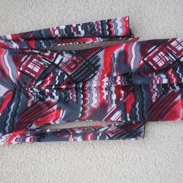 RDEČE SIVA VIZKOZNA OBLEKA M/L