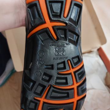 Novi delovni čevlji 44 polvisoki