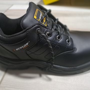 Delovni čevlji Dunlop s kapico