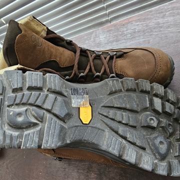 Prodam pohodne čevlje Hanwang, st. 42