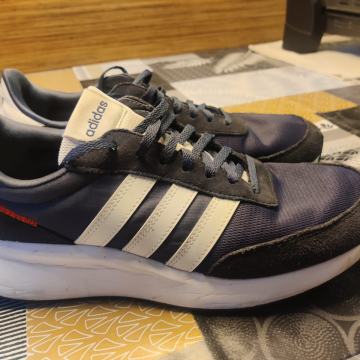 Adidads moški športni copati 44.5 številka