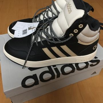 Adidas novi obloženi številka 46