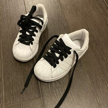 Adidas otroške superge bele v velikosti 30