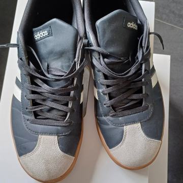 Adidas sneakers prodam