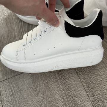 ALEXANDER MCQUEEN