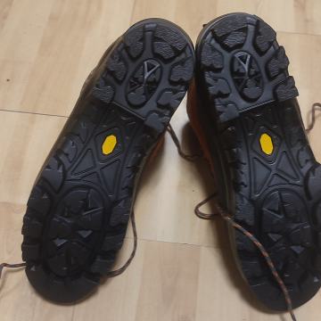 Alpina pohodni čevlji 7,5 oz. 41 novi
