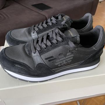 EMPORIO ARMANI - NOVI NERABLJENI