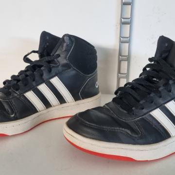 fantovski športni copati Adidas št.40