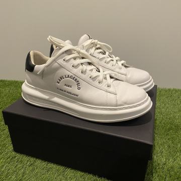 Karl Lagerfeld EU45